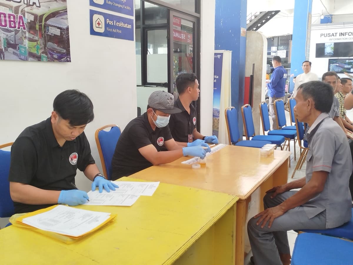 Sopir Bus di Terminal Kampung Rambutan Dites Urine, Ini Hasilnya Sopir Bus di Terminal Kampung Rambutan Dites Urine, Ini Hasilnya