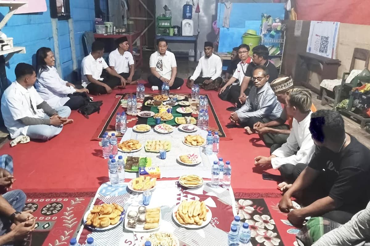 Dorong Ekonomi Kerakyatan di Kepulauan Aru, Welhem Kurnala Salurkan Bantuan Modal Usaha Dorong Ekonomi Kerakyatan di Kepulauan Aru, Welhem Kurnala Salurkan Bantuan Modal Usaha