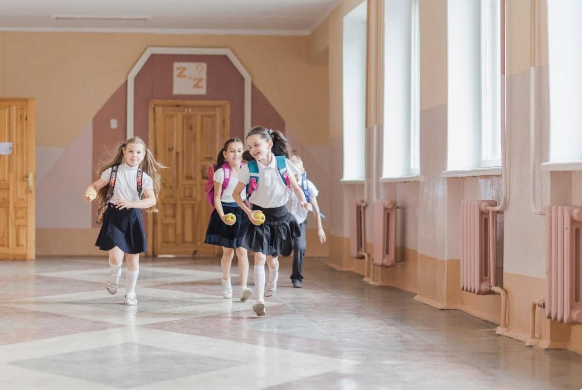 Tips Hadapi Anak Tantrum saat Sosmed Mulai Dibatasi Mulai 28 Maret Tips Hadapi Anak Tantrum saat Sosmed Mulai Dibatasi Mulai 28 Maret