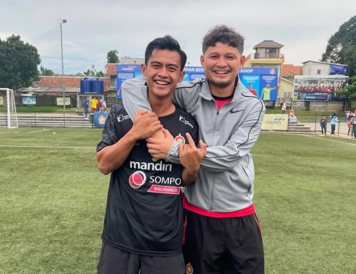 Kisah Syamsir Alam, Wonderkid Timnas Indonesia yang Gagal Bersinar hingga Kini Nyaman di Depan Kamera Kisah Syamsir Alam, Wonderkid Timnas Indonesia yang Gagal Bersinar hingga Kini Nyaman di Depan Kamera