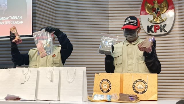 27 Orang yang Terjaring OTT di Cilacap Diperiksa di Banyumas, Ada Apa? 27 Orang yang Terjaring OTT di Cilacap Diperiksa di Banyumas, Ada Apa?