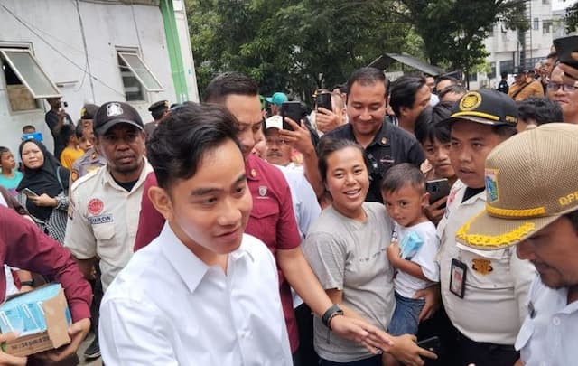 Gibran Prihatin Atas Penyiraman Air Keras terhadap Aktivis KontraS Andrie Yunus Gibran Prihatin Atas Penyiraman Air Keras terhadap Aktivis KontraS Andrie Yunus