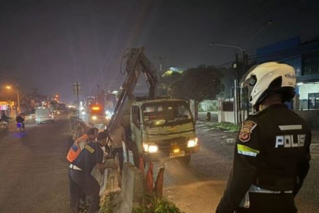 Antisipasi Kemacetan Mudik, 30 Titik Putar Balik di Jalur Pantura Bekasi Ditutup Antisipasi Kemacetan Mudik, 30 Titik Putar Balik di Jalur Pantura Bekasi Ditutup