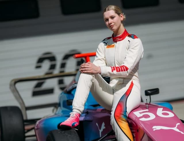 Kisah Rachel Robertson, Pembalap Cantik yang Bermimpi Bisa Bersaing di Ajang Formula One Kisah Rachel Robertson, Pembalap Cantik yang Bermimpi Bisa Bersaing di Ajang Formula One