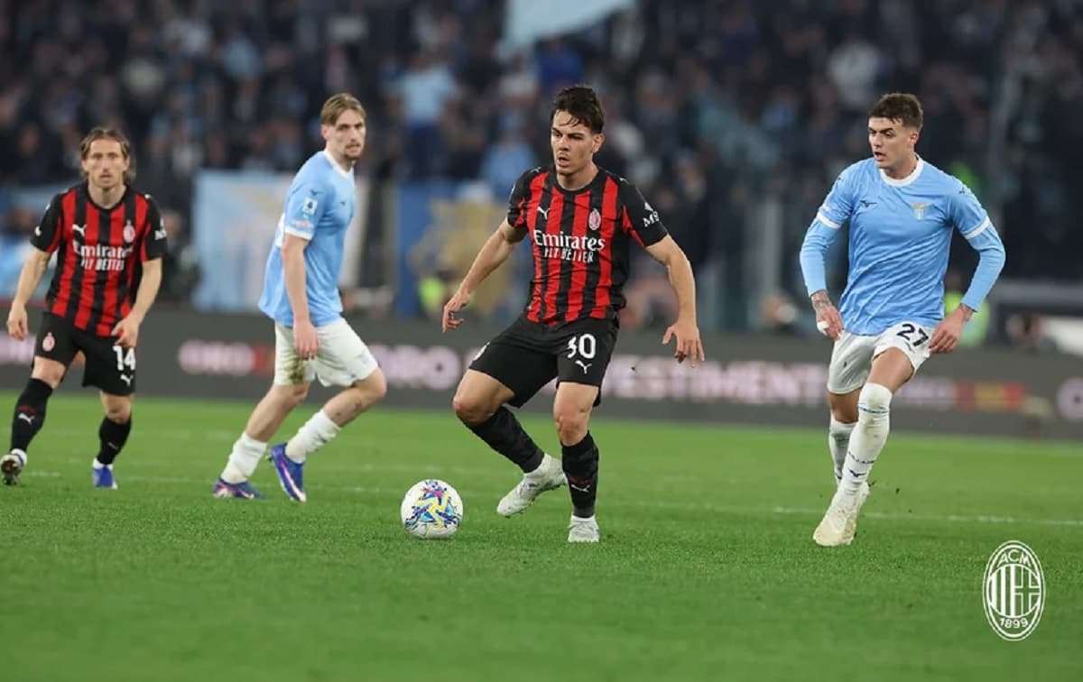 AC Milan Disikat Lazio 0-1, Massimiliano Allegri Lelah Bicara Scudetto: Milanisti Harus Realistis! AC Milan Disikat Lazio 0-1, Massimiliano Allegri Lelah Bicara Scudetto: Milanisti Harus Realistis!