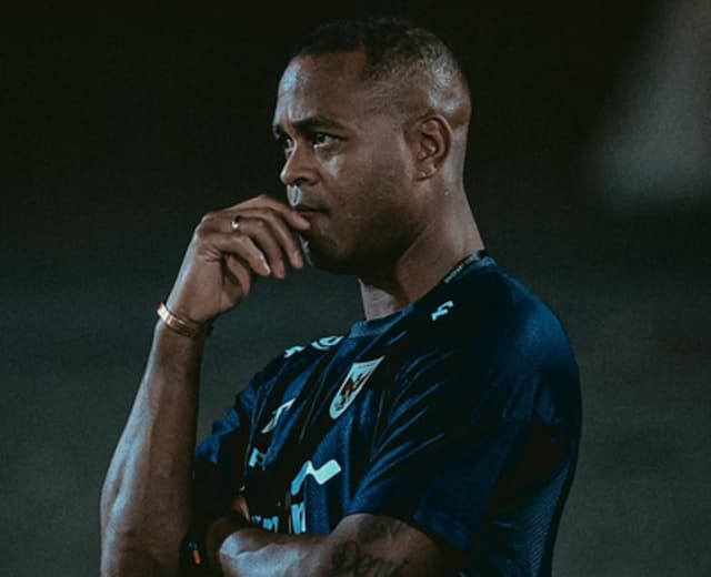 Kisah Mantan Pelatih Timnas Indonesia Patrick Kluivert, Resmi Gabung Timnas Suriname Bareng Clarence Seedorf Jelang Piala Dunia 2026 Kisah Mantan Pelatih Timnas Indonesia Patrick Kluivert, Resmi Gabung Timnas Suriname Bareng Clarence Seedorf Jelang Piala Dunia 2026