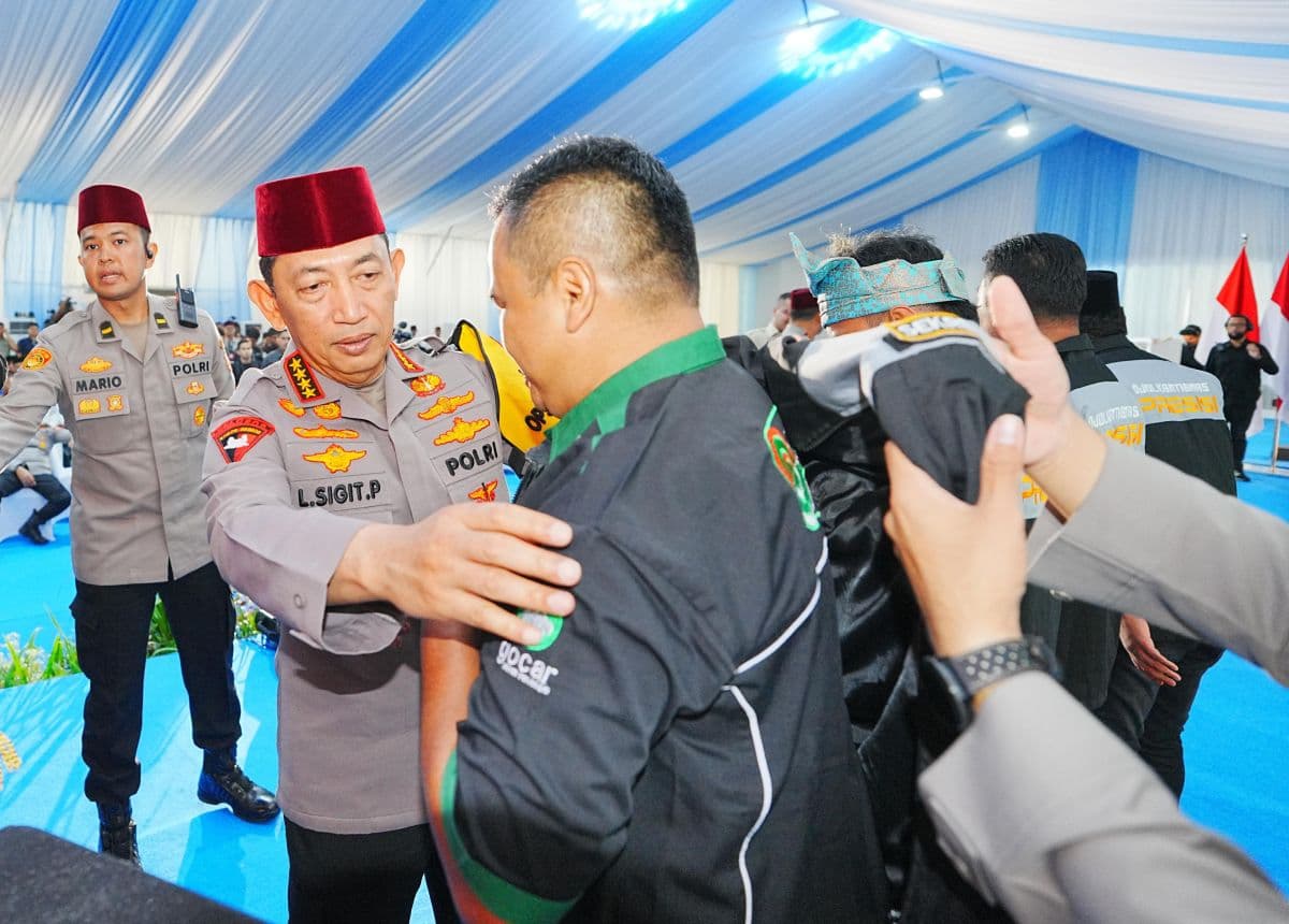 Pesan Kapolri di Safari Ramadhan Riau: Tingkatkan Silaturahmi hingga Jaga Persatuan Pesan Kapolri di Safari Ramadhan Riau: Tingkatkan Silaturahmi hingga Jaga Persatuan