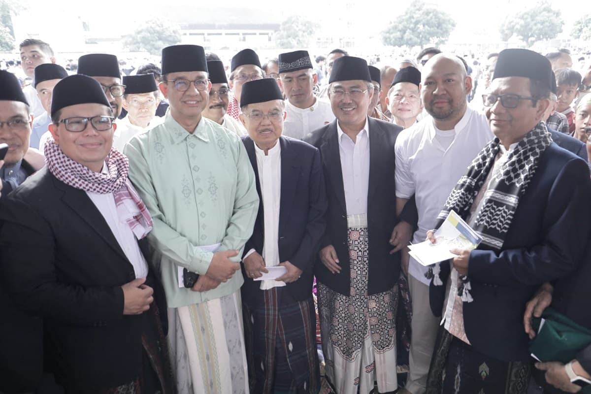 JK, Anies hingga Anak Prabowo Shalat Idulfitri di Masjid Agung Al Azhar JK, Anies hingga Anak Prabowo Shalat Idulfitri di Masjid Agung Al Azhar