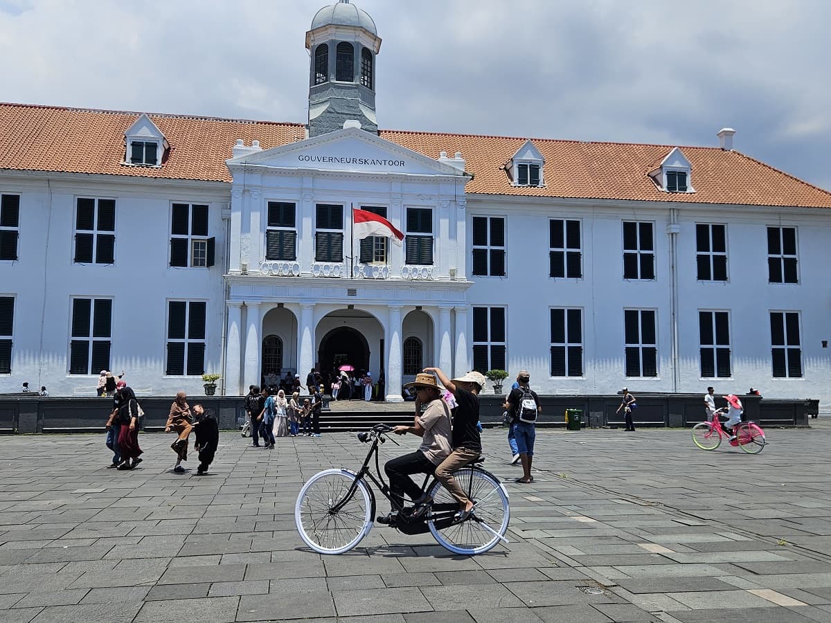 Libur Lebaran, Belasan Ribu Wisatawan Kunjungi Kota Tua Libur Lebaran, Belasan Ribu Wisatawan Kunjungi Kota Tua
