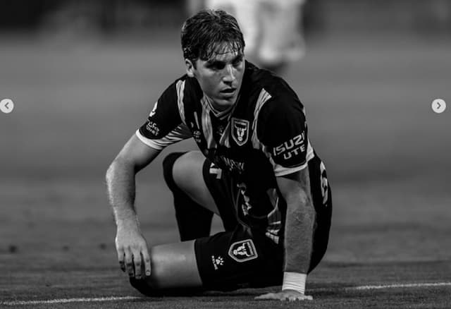 Terungkap! Ini Pria Bule Mirip Luke Vickery yang Ikut Latihan Timnas Indonesia di Stadion Madya Jakarta Terungkap! Ini Pria Bule Mirip Luke Vickery yang Ikut Latihan Timnas Indonesia di Stadion Madya Jakarta