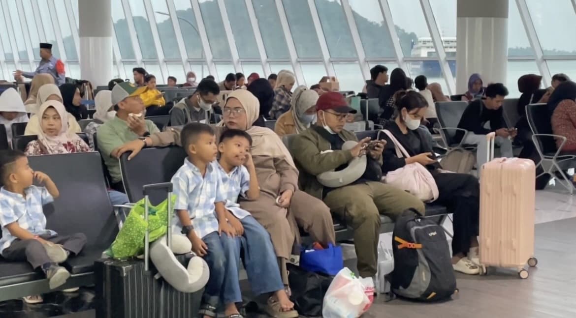 H+5 Lebaran 2026, 45.428 Pemudik dan 10.099 Kendaraan Menyeberang Via Pelabuhan Bakauheni H+5 Lebaran 2026, 45.428 Pemudik dan 10.099 Kendaraan Menyeberang Via Pelabuhan Bakauheni