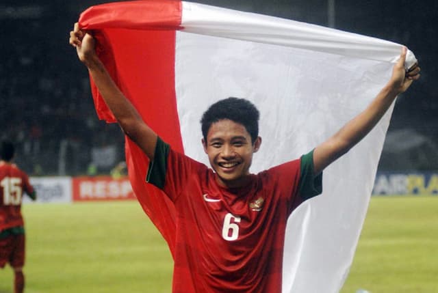 Kisah Mantan Kapten Timnas Indonesia Evan Dimas, Sempat Main Tarkam dengan Bayaran Tembus 3 Digit Kisah Mantan Kapten Timnas Indonesia Evan Dimas, Sempat Main Tarkam dengan Bayaran Tembus 3 Digit