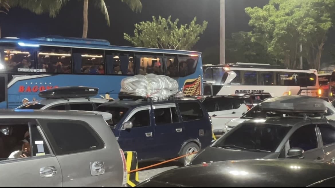 Kondisi Puncak Arus Balik di Pelabuhan Bakauheni, Ramai Kendaraan Tanpa Kepadatan Kondisi Puncak Arus Balik di Pelabuhan Bakauheni, Ramai Kendaraan Tanpa Kepadatan