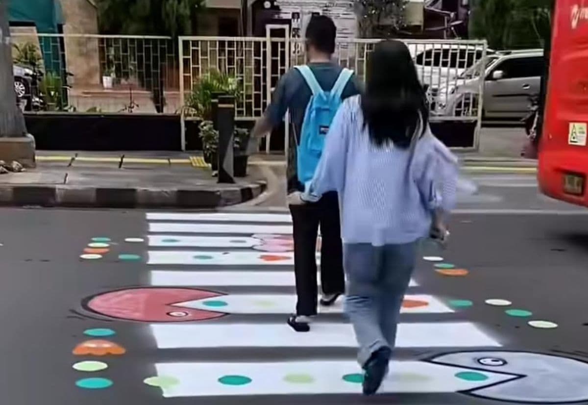 Viral Warga Buat Zebra Cross ‘Pac-Man’ di Tebet, Ini Kata Pemprov Jakarta Viral Warga Buat Zebra Cross ‘Pac-Man’ di Tebet, Ini Kata Pemprov Jakarta