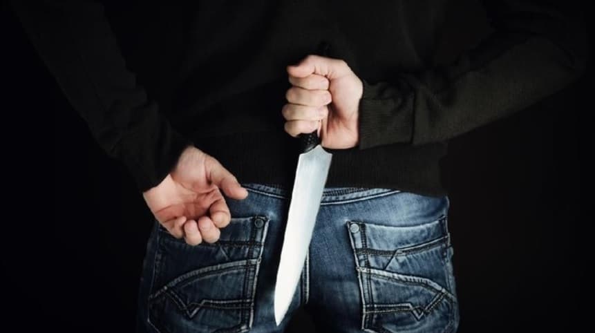 Brutal! Jefri Tusuk Tetangganya Berkali-kali Hanya karena Debu Brutal! Jefri Tusuk Tetangganya Berkali-kali Hanya karena Debu