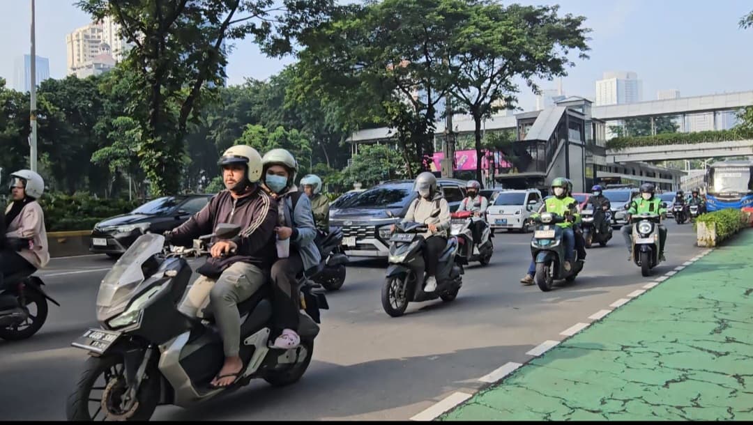 Hari Pertama Kerja Usai Lebaran, Lalu Lintas Jakarta Kembali Padat Hari Pertama Kerja Usai Lebaran, Lalu Lintas Jakarta Kembali Padat