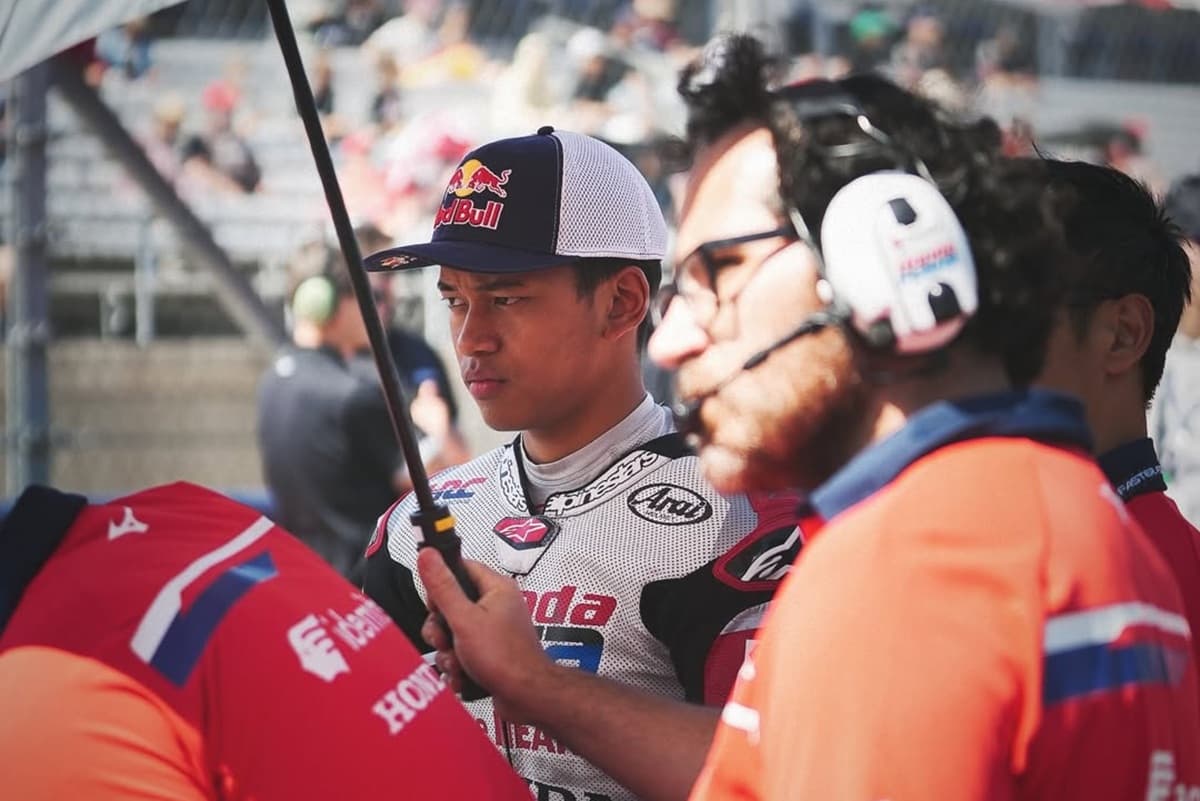 Veda Ega Pratama Minta Maaf ke Timnya Usai Gagal Finis di Moto3 Amerika Serikat 2026 Veda Ega Pratama Minta Maaf ke Timnya Usai Gagal Finis di Moto3 Amerika Serikat 2026