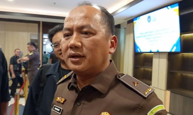 Kejagung Sita Uang Rp1 Miliar Usai Geledah Kantor Samin Tan Kejagung Sita Uang Rp1 Miliar Usai Geledah Kantor Samin Tan