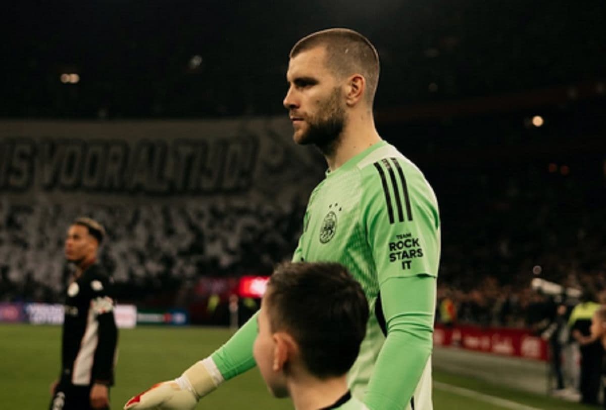 4 Pemain Timnas Indonesia Dilarang Main di Liga Belanda Pekan Ini, Cuma Maarten Paes yang Statusnya Aman 4 Pemain Timnas Indonesia Dilarang Main di Liga Belanda Pekan Ini, Cuma Maarten Paes yang Statusnya Aman