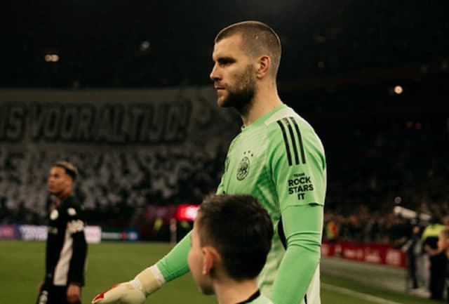 4 Pemain Timnas Indonesia Dilarang Main di Liga Belanda Pekan Ini, Cuma Maarten Paes yang Statusnya Aman 4 Pemain Timnas Indonesia Dilarang Main di Liga Belanda Pekan Ini, Cuma Maarten Paes yang Statusnya Aman