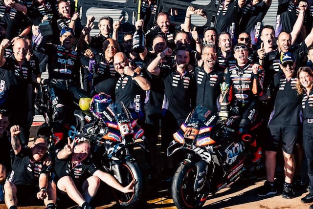 Dominan di MotoGP 2026, Bos Aprilia Racing Peringatkan Tim: Yang Lengah akan Kalah! Dominan di MotoGP 2026, Bos Aprilia Racing Peringatkan Tim: Yang Lengah akan Kalah!