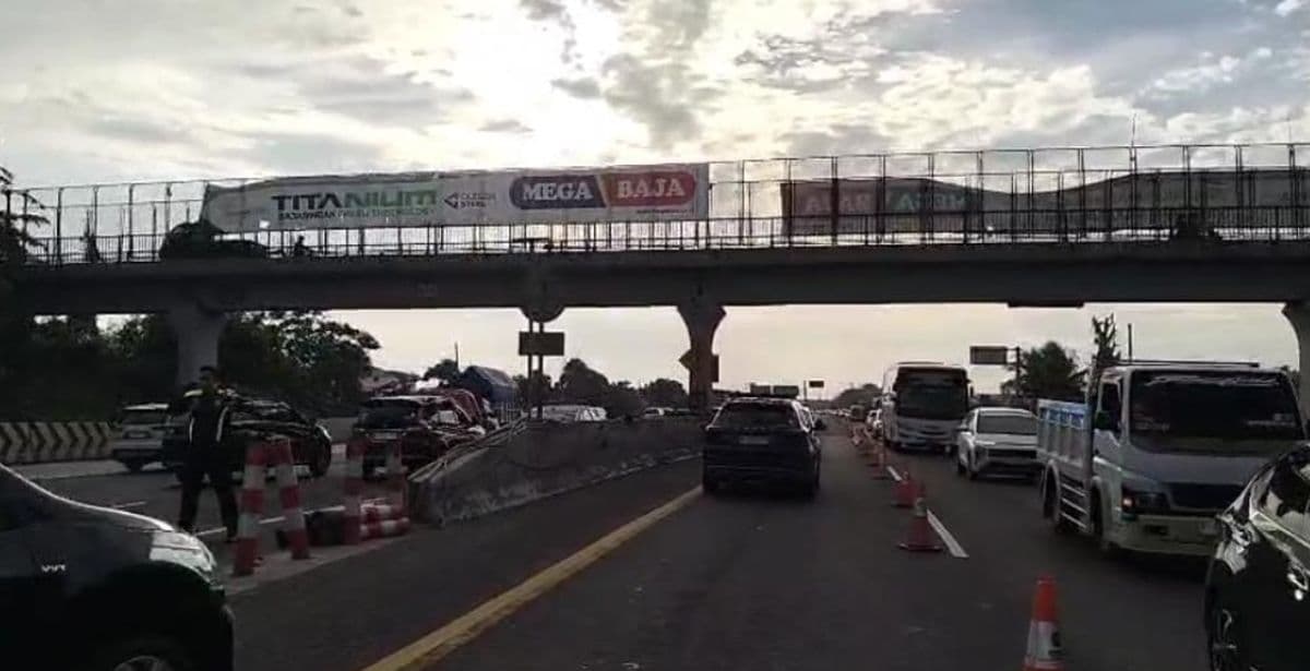 Arus Balik Libur Paskah, Contraflow Diberlakukan di KM 55-47 Tol Japek Arus Balik Libur Paskah, Contraflow Diberlakukan di KM 55-47 Tol Japek