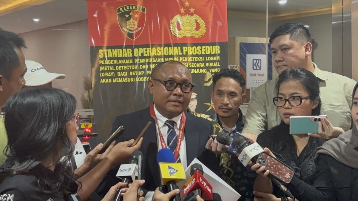 Jusuf Kalla Laporkan Rismon Sianipar ke Bareskrim, Terkait Ijazah Jokowi Jusuf Kalla Laporkan Rismon Sianipar ke Bareskrim, Terkait Ijazah Jokowi