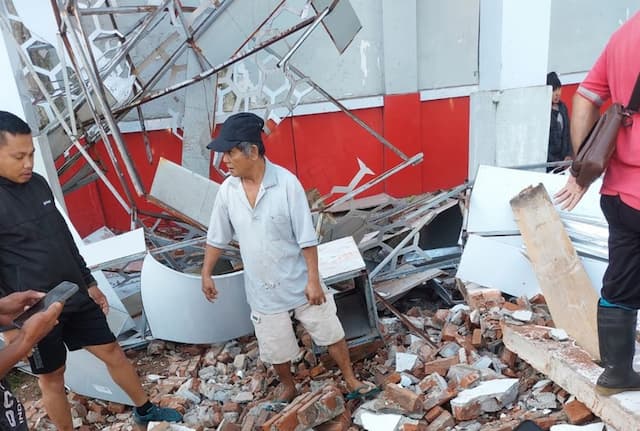 BMKG Catat 1.108 Kali Gempa Susulan Terjadi Pascagempa M7,6 di Sulut BMKG Catat 1.108 Kali Gempa Susulan Terjadi Pascagempa M7,6 di Sulut