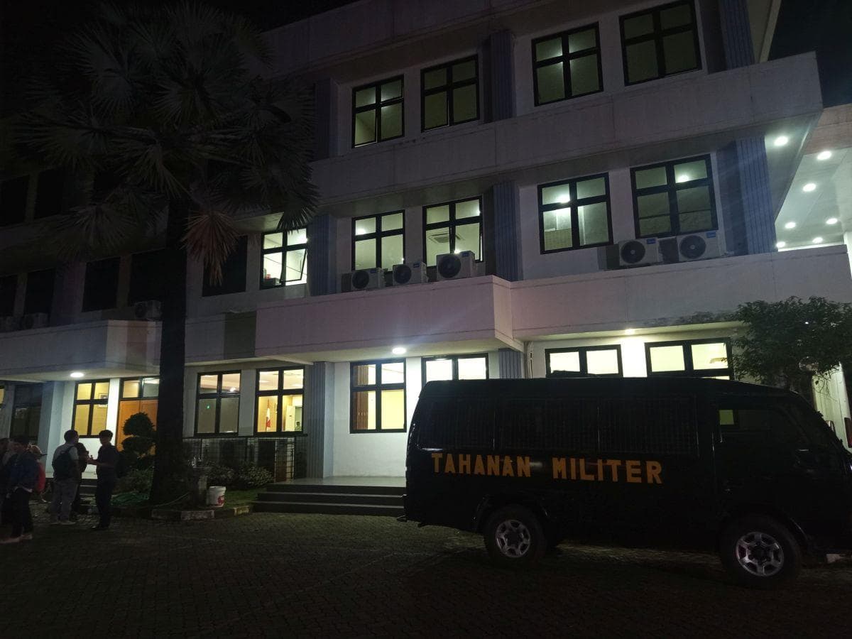 Pelimpahan Tersangka Kasus Penyiraman Air Keras ke Oditur Militer Digelar Tertutup Pelimpahan Tersangka Kasus Penyiraman Air Keras ke Oditur Militer Digelar Tertutup