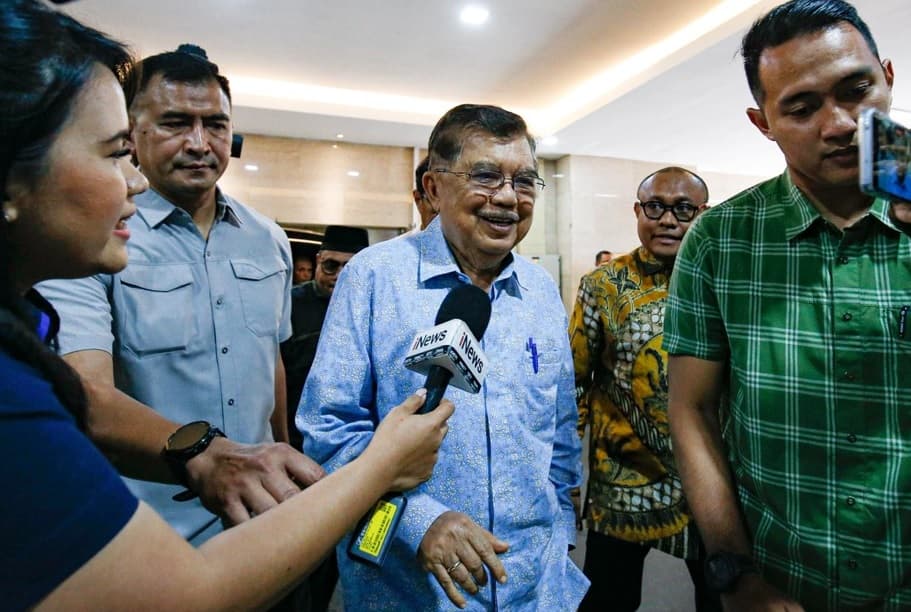 JK Minta Jokowi Tunjukan Ijazah Asli agar Tidak Meresahkan Masyarakat JK Minta Jokowi Tunjukan Ijazah Asli agar Tidak Meresahkan Masyarakat