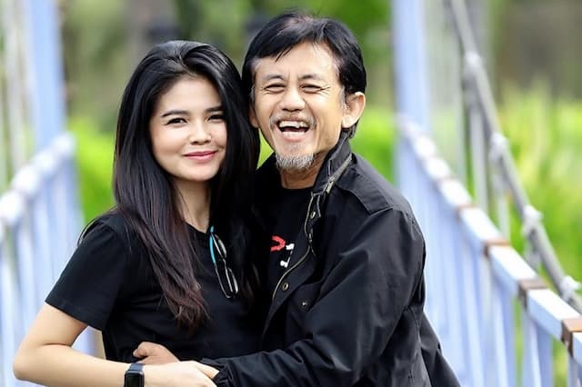 Istri Epy Kusnandar Geram, Foto Almarhum Dicatut untuk Jualan Jaket Murahan Istri Epy Kusnandar Geram, Foto Almarhum Dicatut untuk Jualan Jaket Murahan