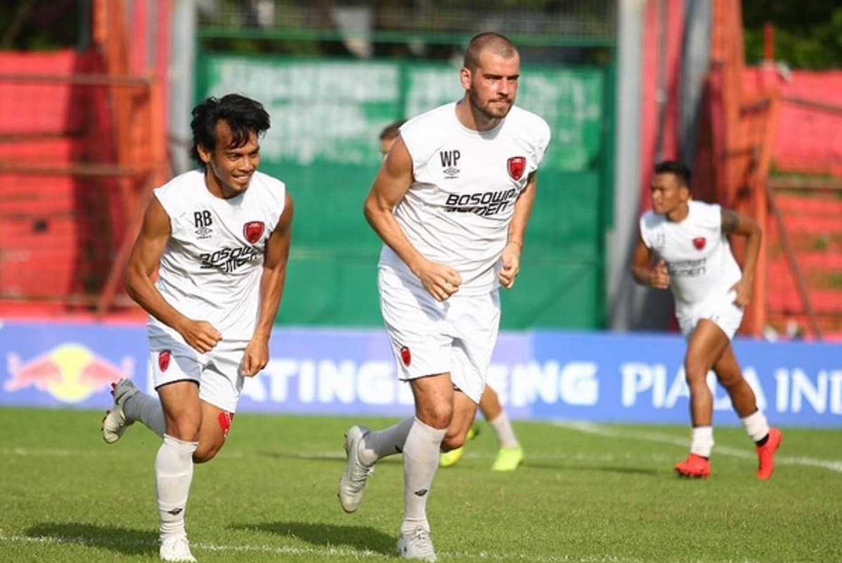 Pemain Asing dari Belanda Tolak Tawaran Jadi WNI, Tak Mau Tinggal Selamanya di Indonesia! Pemain Asing dari Belanda Tolak Tawaran Jadi WNI, Tak Mau Tinggal Selamanya di Indonesia!
