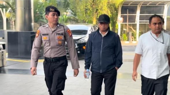 Bupati Gatut Sunu Wibowo Diperiksa di KPK Usai OTT, 15 Lainnya di Polres Tulungagung Bupati Gatut Sunu Wibowo Diperiksa di KPK Usai OTT, 15 Lainnya di Polres Tulungagung