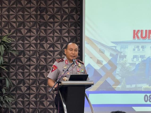 Kapolda Riau Copot Kapolsek dan Kanit Reskrim Panipahan Usai Aksi Warga Anarkis Kapolda Riau Copot Kapolsek dan Kanit Reskrim Panipahan Usai Aksi Warga Anarkis