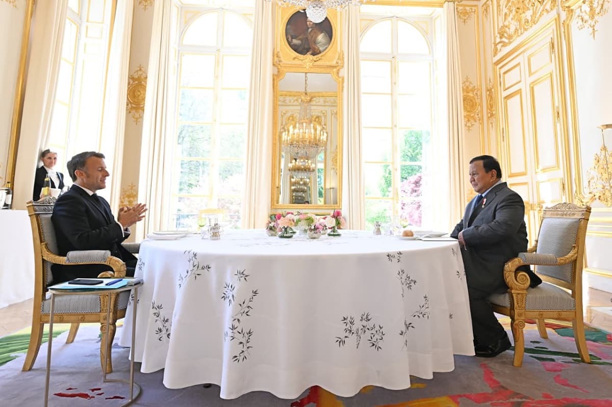 Bertemu di Paris, Presiden Prabowo dan Macron Bahas Pengadaan Alutsista hingga Pengembangan Energi Bertemu di Paris, Presiden Prabowo dan Macron Bahas Pengadaan Alutsista hingga Pengembangan Energi