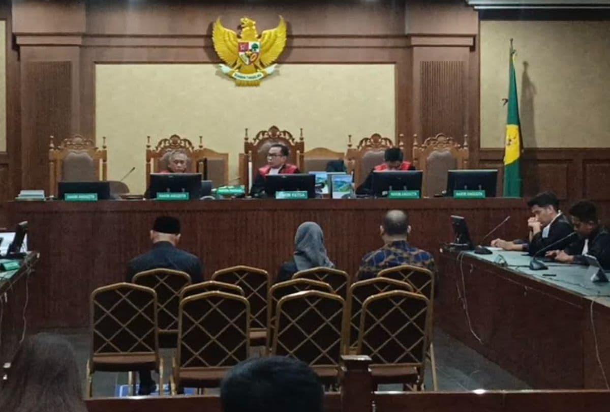 Tiga Terdakwa Kasus Korupsi Chromebook Dituntut 6-15 Tahun Penjara Tiga Terdakwa Kasus Korupsi Chromebook Dituntut 6-15 Tahun Penjara