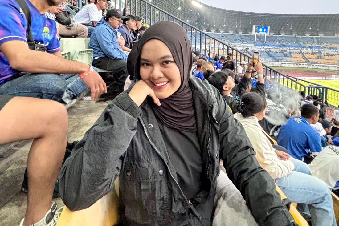 Bobotoh Cantik Azkiyyah Nur Prediksi Persib Bandung Bakal Bungkam Dewa United 3-1 Bobotoh Cantik Azkiyyah Nur Prediksi Persib Bandung Bakal Bungkam Dewa United 3-1