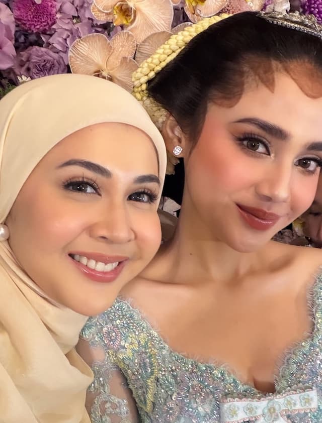 Potret Deretan Artis yang Datang di Acara Pengajian Syifa Hadju dan El Rumi Potret Deretan Artis yang Datang di Acara Pengajian Syifa Hadju dan El Rumi