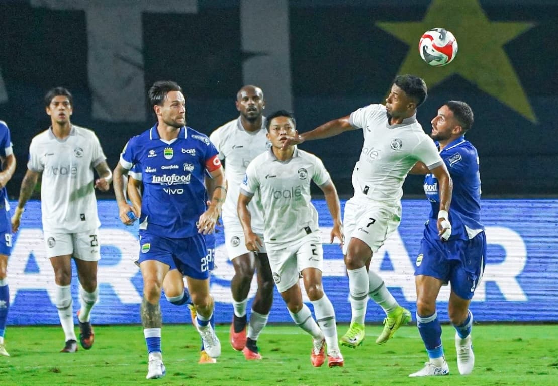 Arema FC Girang Sukses Hentikan Rekor 100 Persen Persib Bandung di Stadion GBLA Arema FC Girang Sukses Hentikan Rekor 100 Persen Persib Bandung di Stadion GBLA