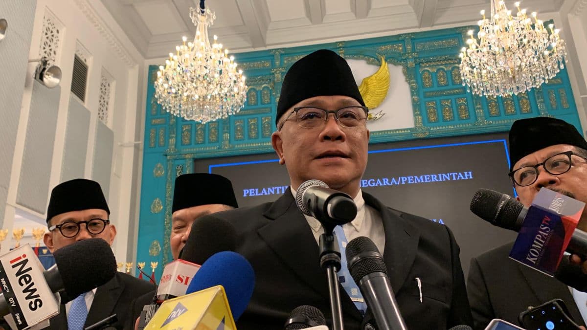 Pesan Perdana Menteri LH Jumhur: Lingkungan Hidup Bukan Beban, Tapi Gaya Hidup! Pesan Perdana Menteri LH Jumhur: Lingkungan Hidup Bukan Beban, Tapi Gaya Hidup!