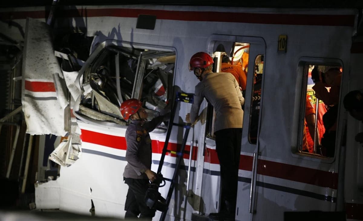 Tabrakan Kereta di Stasiun Bekasi Timur, Media Asing Soroti Catatan Kecelakaan di Indonesia Tabrakan Kereta di Stasiun Bekasi Timur, Media Asing Soroti Catatan Kecelakaan di Indonesia