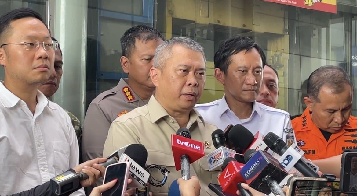 Tabrakan KA di Bekasi, Menhub Bakal Evaluasi Elektrifikasi dan Jalur Ganda Tabrakan KA di Bekasi, Menhub Bakal Evaluasi Elektrifikasi dan Jalur Ganda