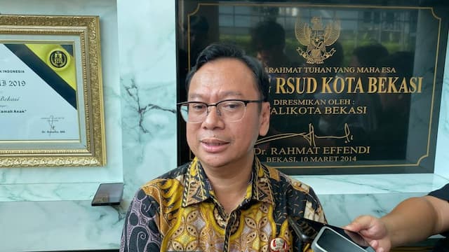 Pascakecelakaan Kereta, Dua Korban Baru Dilarikan ke RSUD Bekasi Pascakecelakaan Kereta, Dua Korban Baru Dilarikan ke RSUD Bekasi