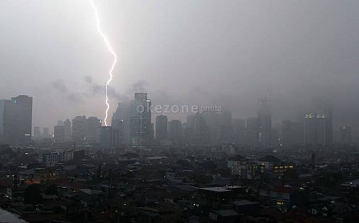 Cuaca Jabodetabek Hari Ini: Waspada Hujan Lebat Disertai Petir! Cuaca Jabodetabek Hari Ini: Waspada Hujan Lebat Disertai Petir!
