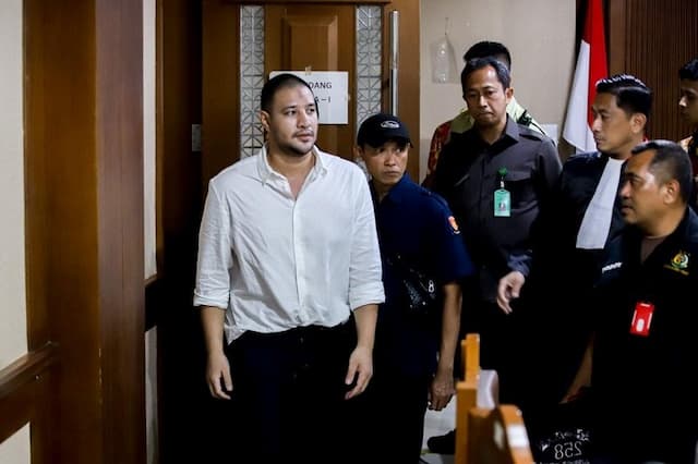 Dokter Kamelia Bantah Isu Pengaruhi Ammar Zoni untuk Ganti Pengacara Jelang PK Kasus Narkoba Dokter Kamelia Bantah Isu Pengaruhi Ammar Zoni untuk Ganti Pengacara Jelang PK Kasus Narkoba