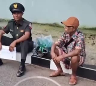 Viral! Perjuangan Ayah Rela Naik Kapal dari NTT ke Bandung demi Hadiri Kelulusan Anak Viral! Perjuangan Ayah Rela Naik Kapal dari NTT ke Bandung demi Hadiri Kelulusan Anak