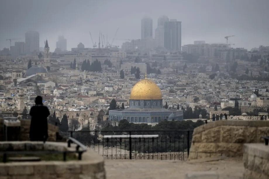 Penjaga Keamanan Gagalkan Upaya Pendudukan Israel Sembelih Hewan Kurban di Masjid Al-Aqsa Penjaga Keamanan Gagalkan Upaya Pendudukan Israel Sembelih Hewan Kurban di Masjid Al-Aqsa