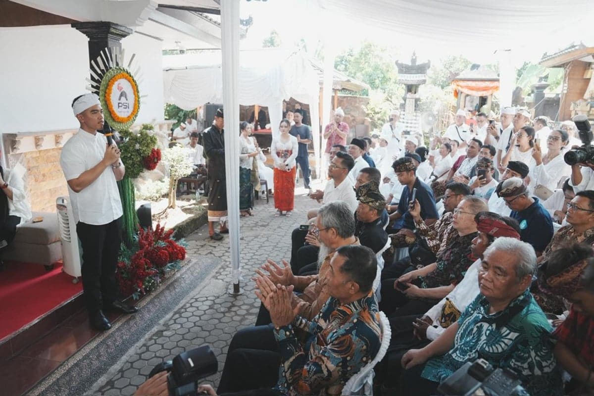 Kaesang Bertemu Tokoh Lintas Agama di Lombok Kaesang Bertemu Tokoh Lintas Agama di Lombok