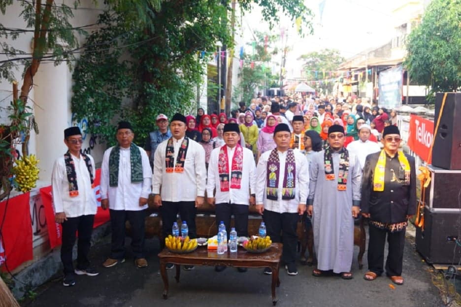 Lebaran Betawi Kampung Tanah 80 Klender Lestarikan Budaya dan Perkuat Kebersamaan Lebaran Betawi Kampung Tanah 80 Klender Lestarikan Budaya dan Perkuat Kebersamaan