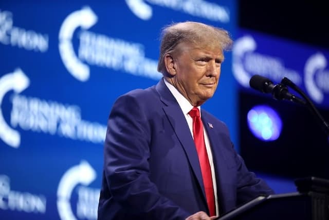 Trump Menuju Ruang Situasi Gedung Putih Saat Kesepakatan Gencatan Senjata AS-Iran Terancam Trump Menuju Ruang Situasi Gedung Putih Saat Kesepakatan Gencatan Senjata AS-Iran Terancam